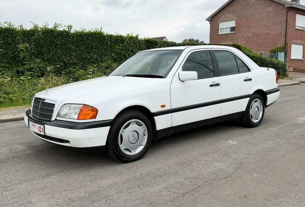 Mercedes-Benz C200