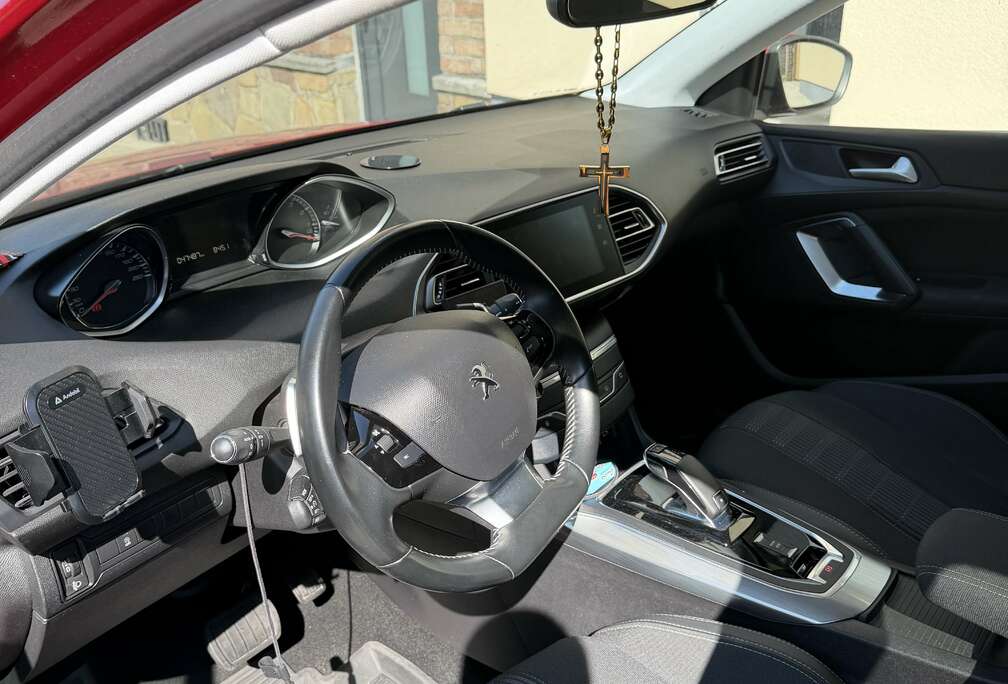 Peugeot PureTech 130 GPF EAT8 Stop & Start Allure