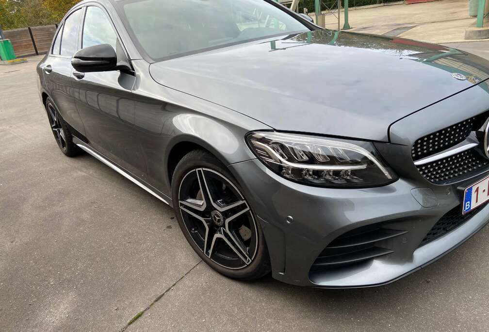 Mercedes-Benz C 180 9G-TRONIC AMG Line