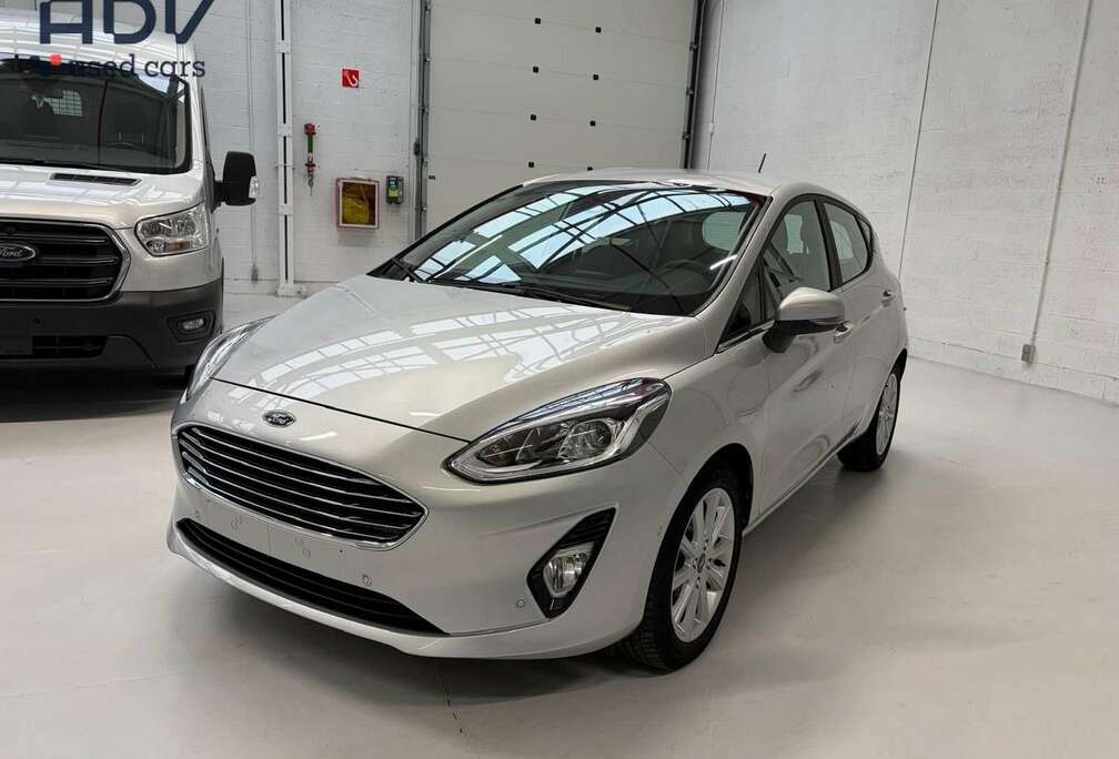 Ford Titanium uitvoering - Camera - Slechts 20.000 km !!