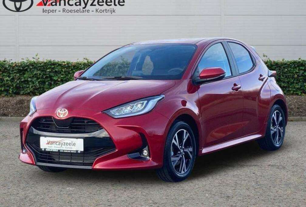 Toyota Iconic+Hi-techpack+cam+nav+sen