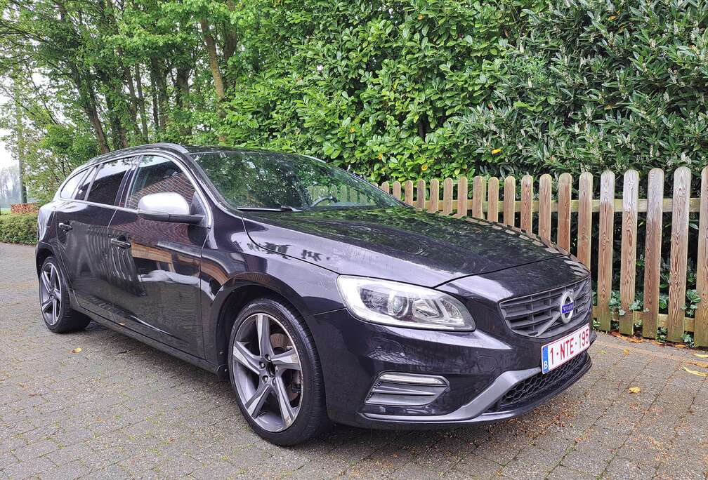 Volvo V60 1.6 D2 Momentum R-Design