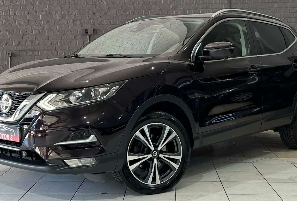 Nissan Qashqai 1.5 dCi//1ere Pro//Carnet//Navi//Toit Pano