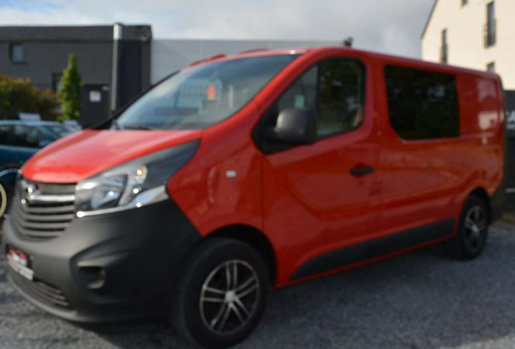Opel Vivaro  Double cabine 16 DCI 6 PLACES