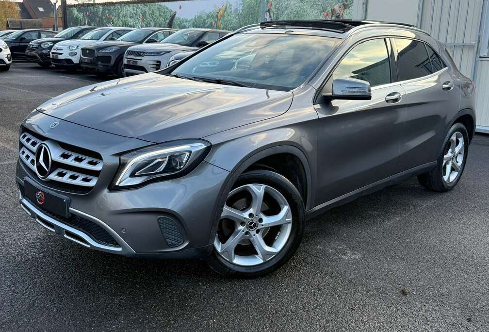 Mercedes-Benz Gla 200d AUTO / CARPLAY / PANO / FULL SERVICE
