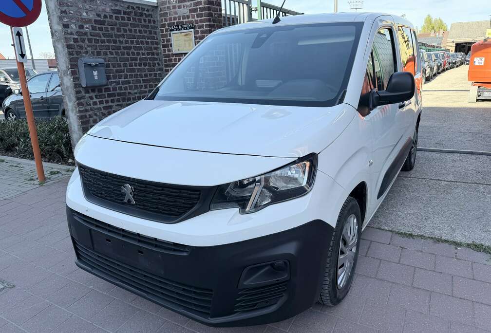 Peugeot 1.5 BlueHDi L1 EDITION ASPHALT