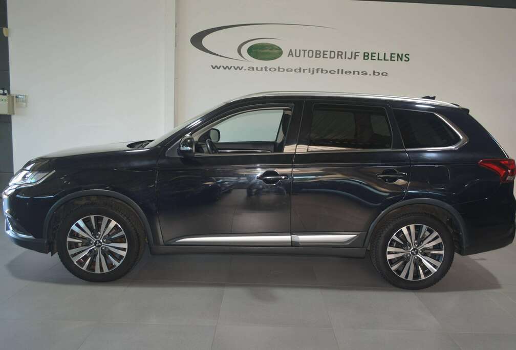 Mitsubishi Outlander 2.0i 2WD Diamond Edition 7S CVT AUTOMAAT / APPLE CAR-PLAY