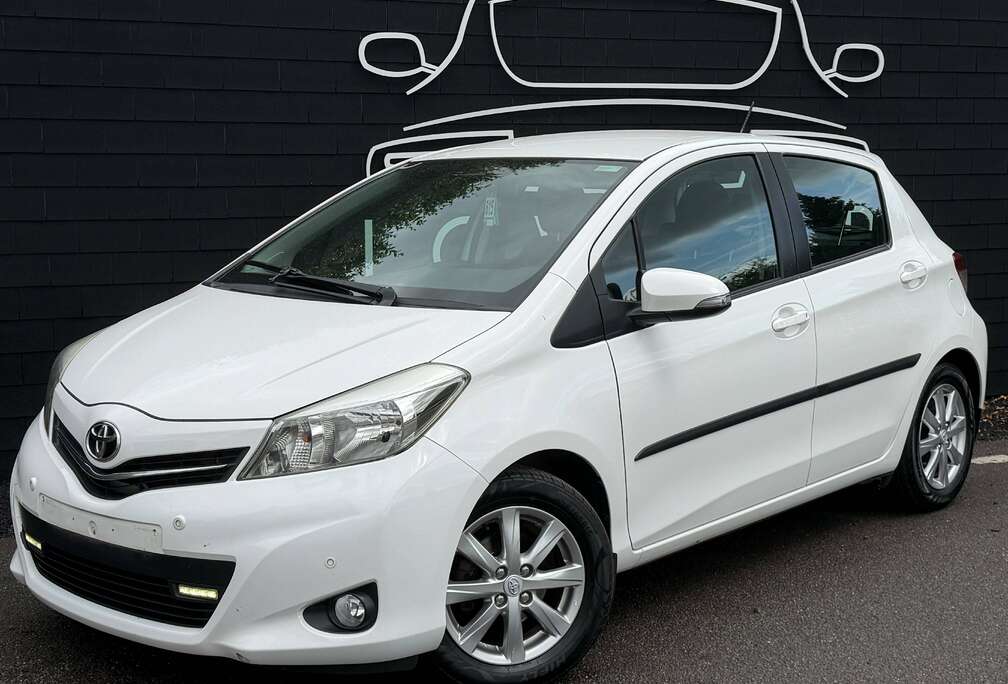 Toyota 1.33i VVT-i+NAVI+AIRCO+CAMERA+JANTES+CARNET+EU 5B