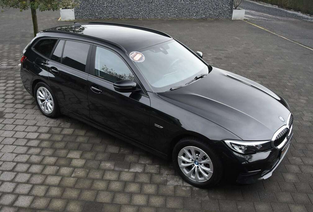 BMW Touring 330eA PHEV /Navi/Cam/Led/Dab+