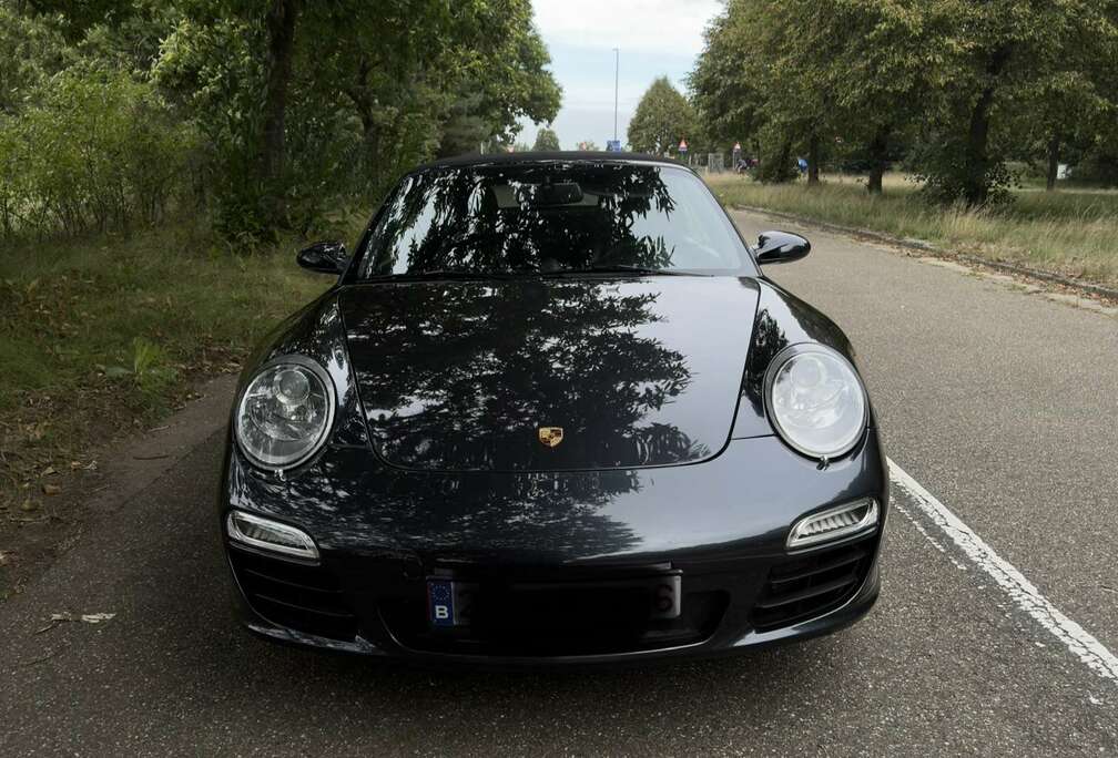 Porsche Carrera 4s