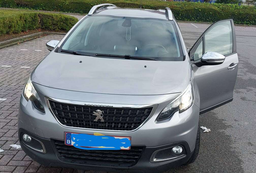Peugeot 2008 1.2i PureTech Style