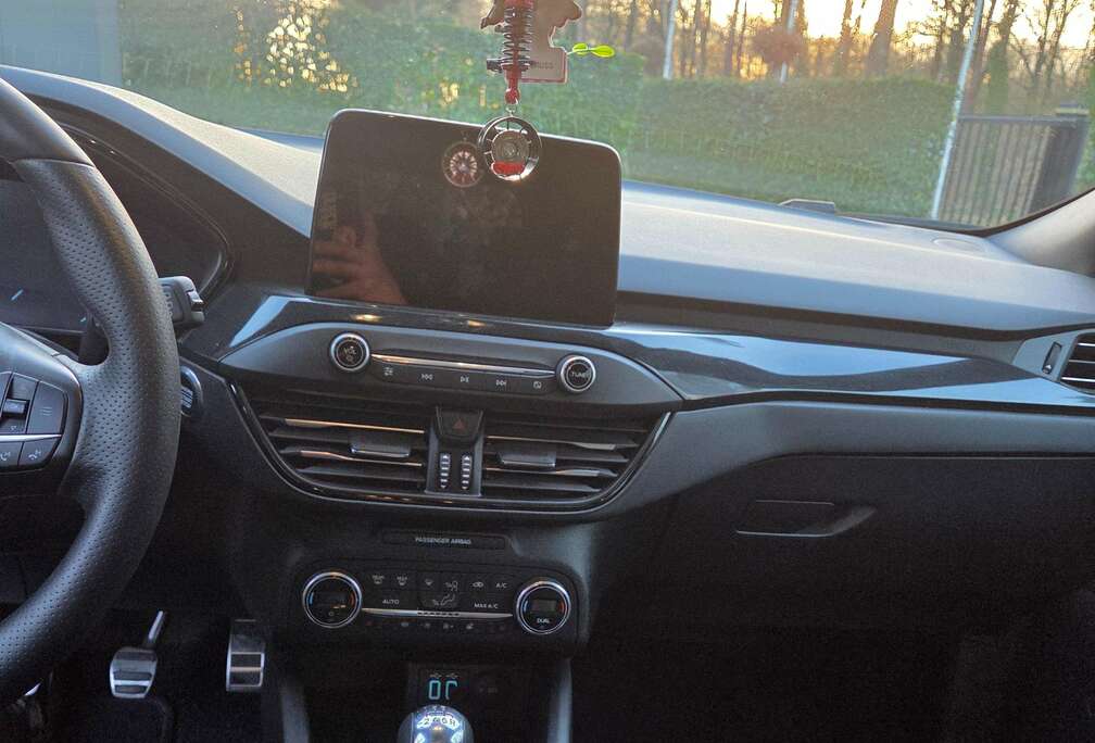 Ford Focus 1.0 EcoBoost MHEV ST-Line X (EU6d)
