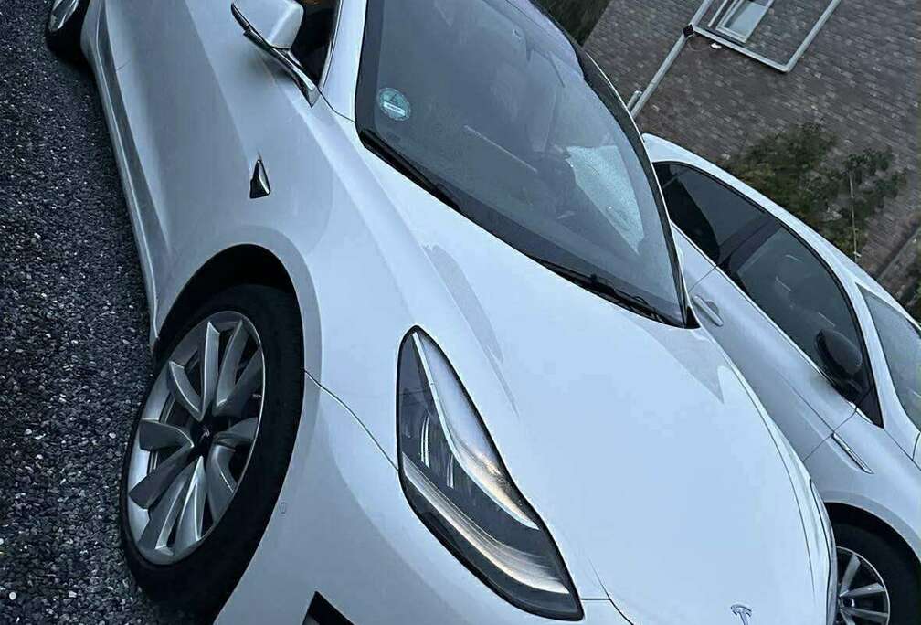 Tesla 75 kWh Long-Range Dual Motor