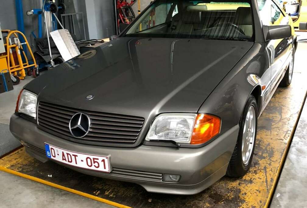 Mercedes-Benz SL-24