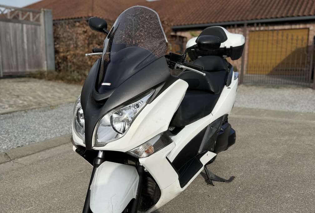 Honda Avec Seulement 4000 Km ! Pret A Etre Immat !
