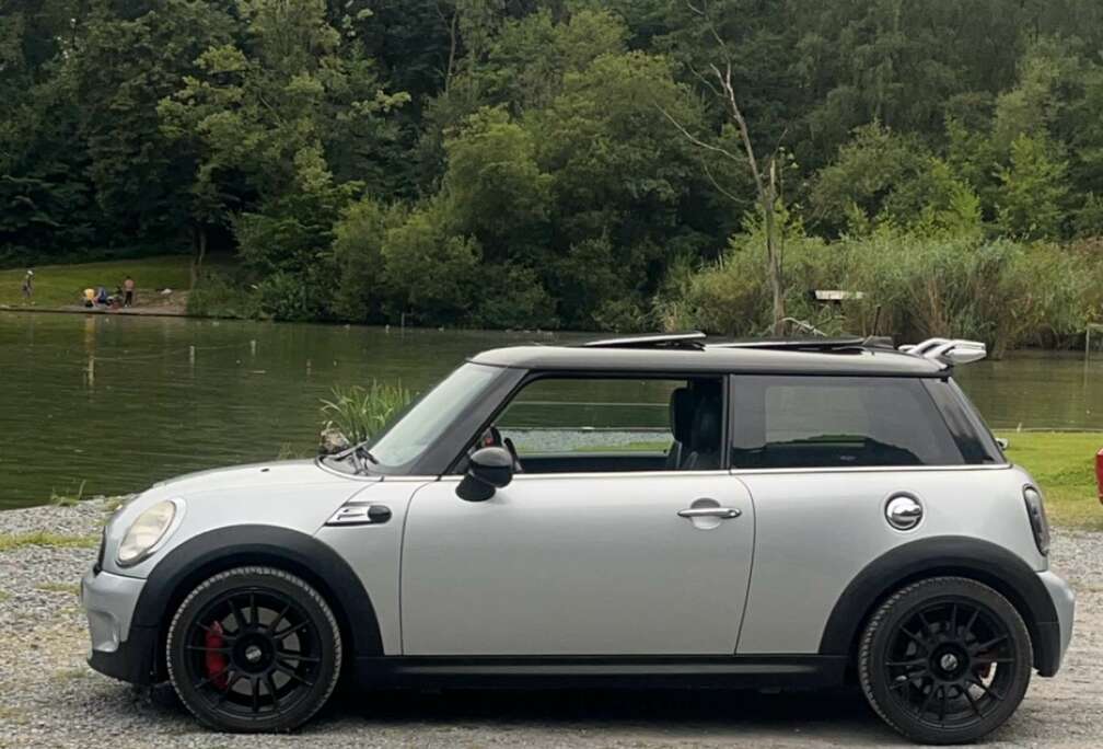 MINI 1.6i JCW