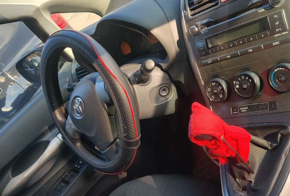 Toyota 124 VVT-i Linéa Luna