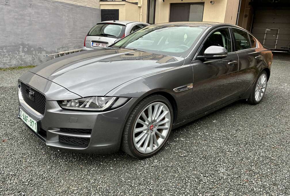 Jaguar XE 2.0 AUT. 25T  Portfolio