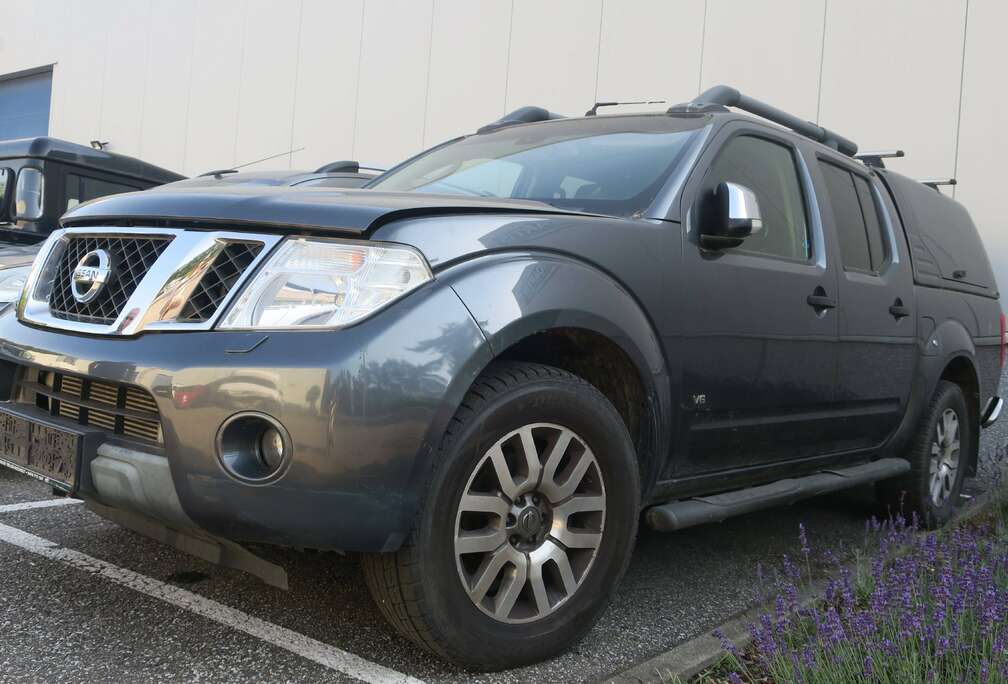 Nissan Navara 3.0 dCi V6 4x4 \