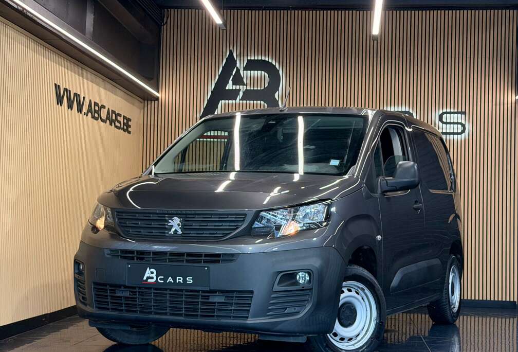 Peugeot 1.2i * GARANTIE 12 MOIS * 3 PLACES * 1ER PROP * CAMÉRA *