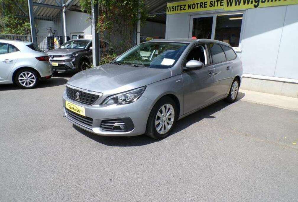 Peugeot 1.2 110cv Gris 07/20 64.697km Airco GPS Camera