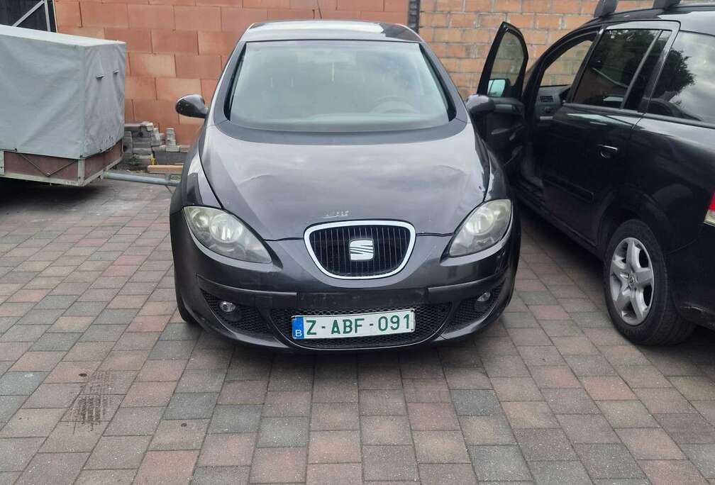 SEAT 2.0i 16v FSI automaat  start en rijd ng prima