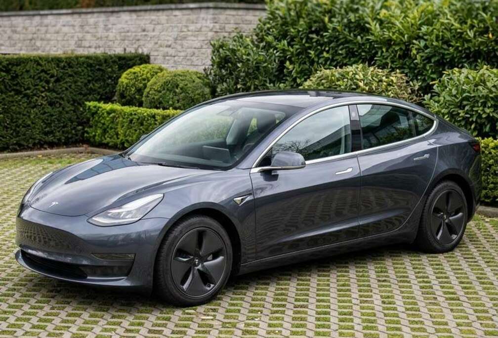 Tesla 75 kWh Long Range Dual Motor