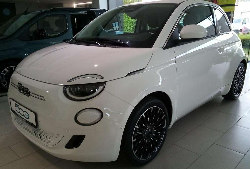 Fiat Berline MY25 ICON 42kWh
