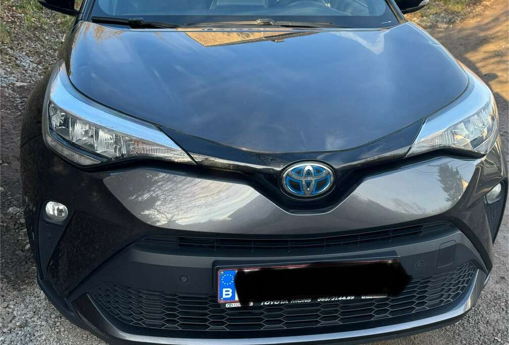 Toyota Hybrid 1.8i VVT-i C-Lub Bi-Tone E-CVT