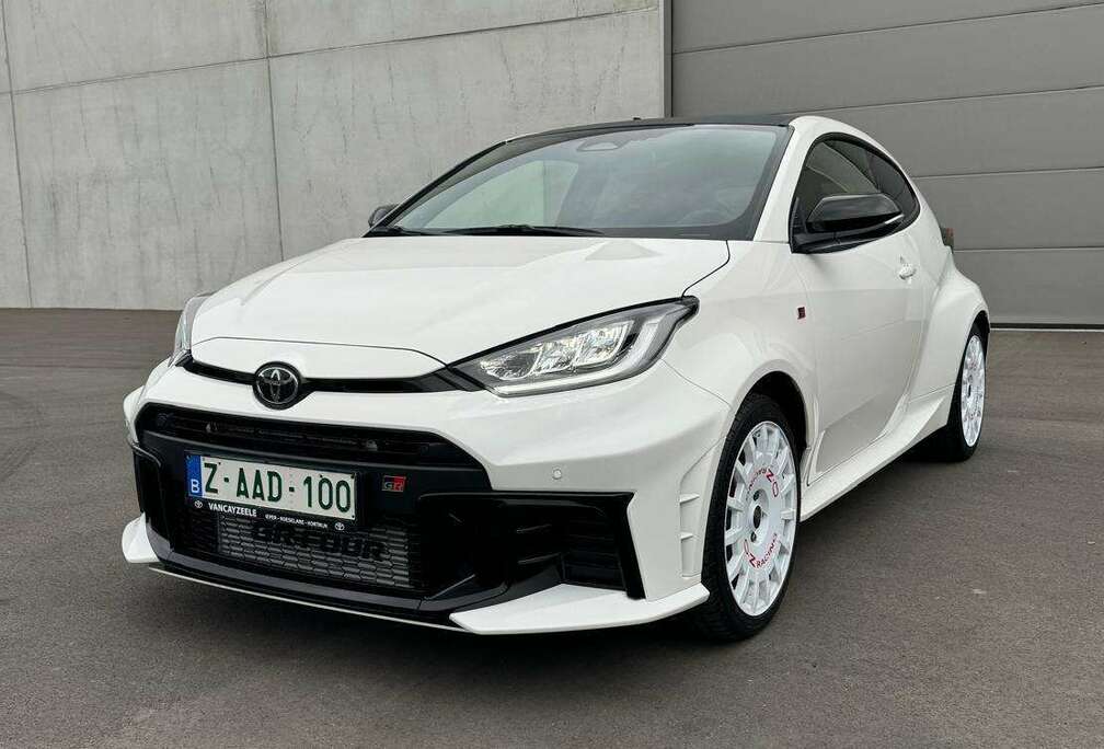 Toyota GR / Premium package/ red interior accent/ led bar