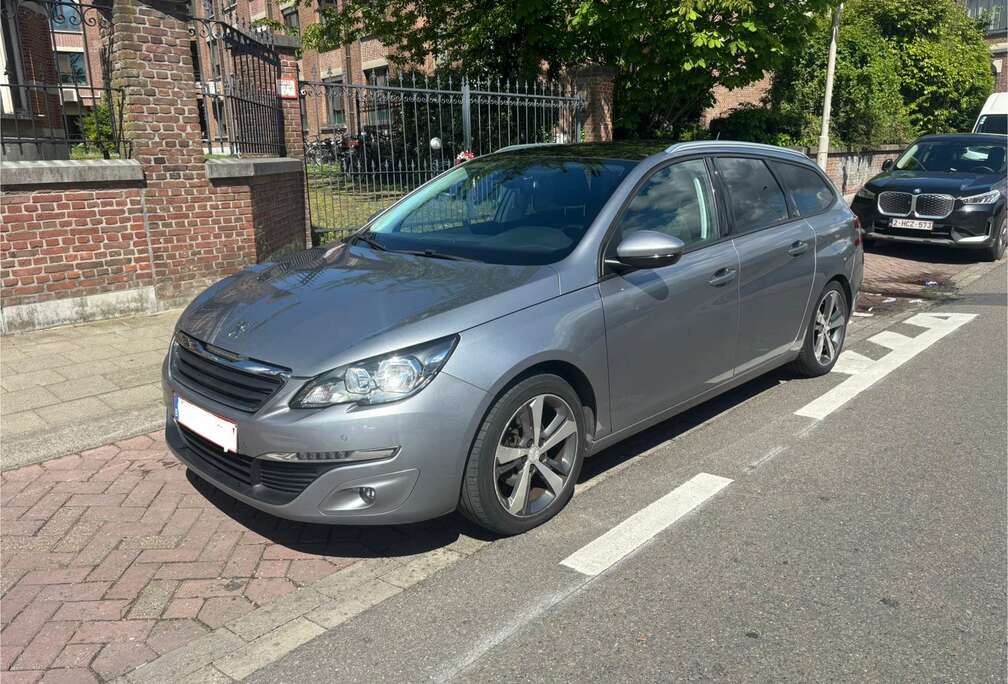 Peugeot SW 1.2 PureTech Allure STT
