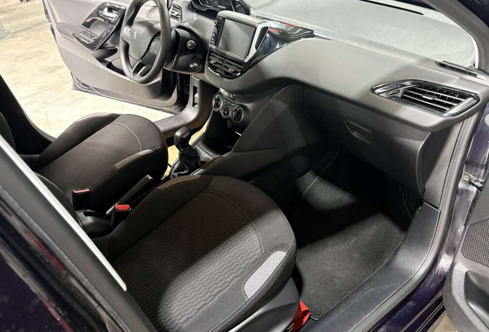 Peugeot navigation. climatisation.regulateur de vitesses