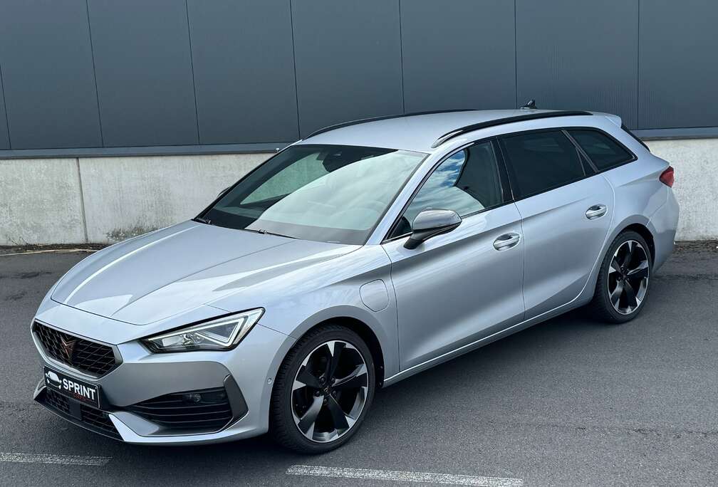 Sporttourer 1.4e-Hybrid DSG (204pk) Navi  Camera