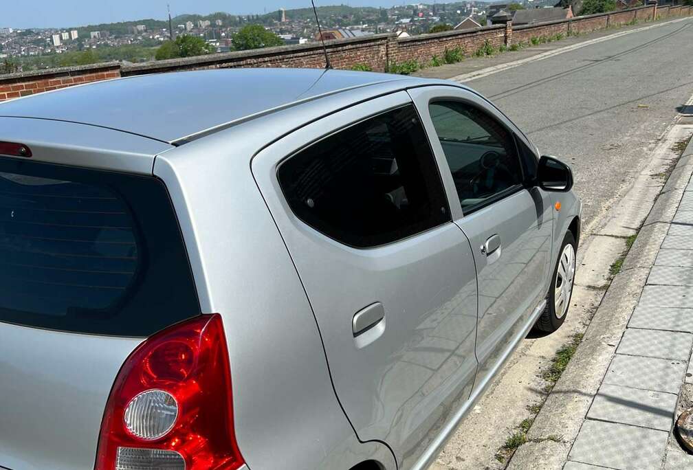 Nissan 1.0i Acenta+AC