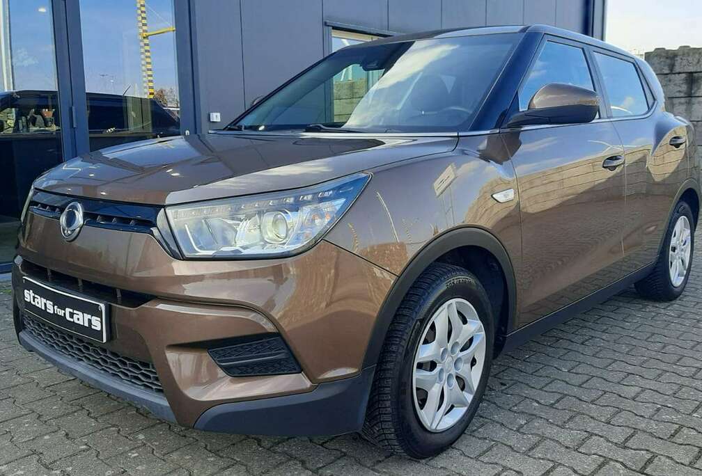 SsangYong 1.6i e-XGi 2WD Quartz