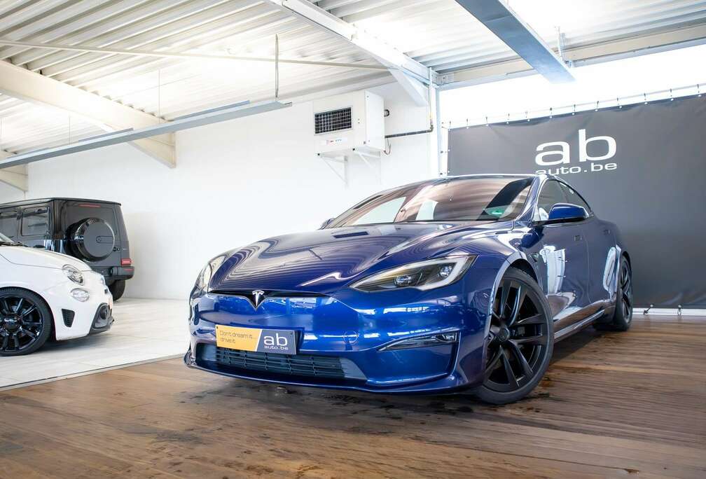 Tesla LONG RANGE DUAL MOTOR