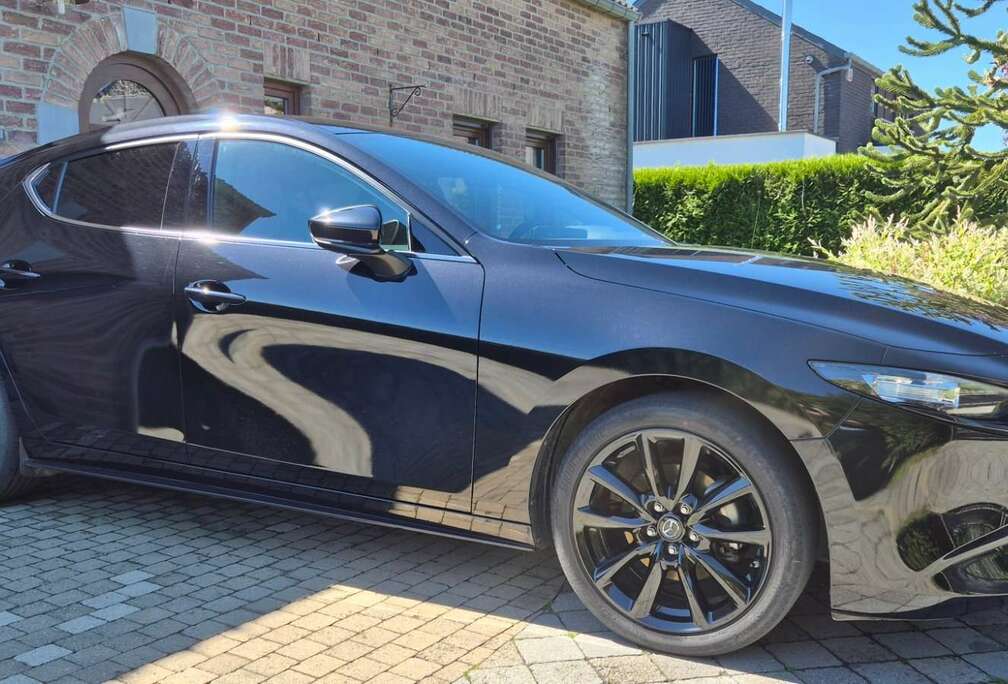 Mazda 3 Hatchback 2.0i e-Skyactiv-G Nagisa