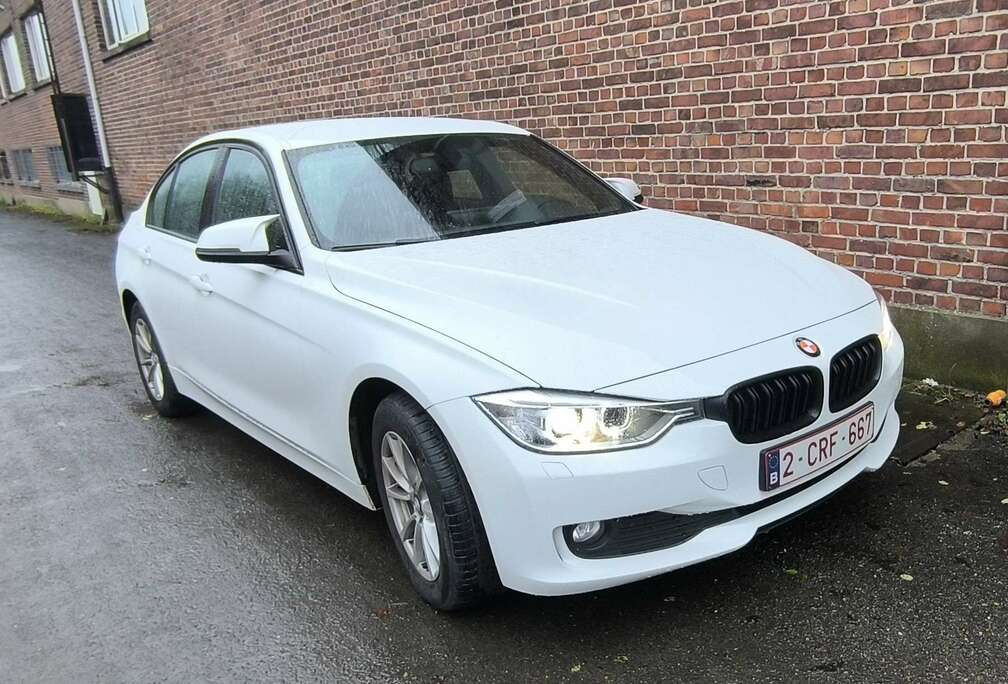 BMW 316i 136 ch Luxury