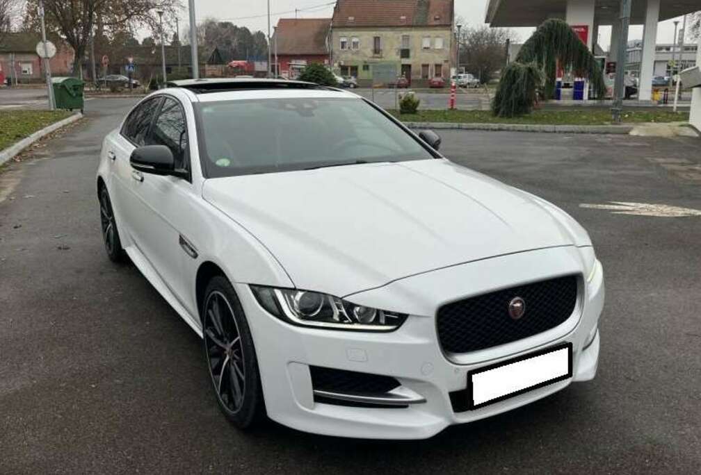 Jaguar XE 2.0 D AWD R-Sport