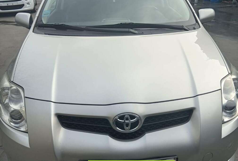 Toyota Auris 1.6i Dual VVT-i Linea Luna