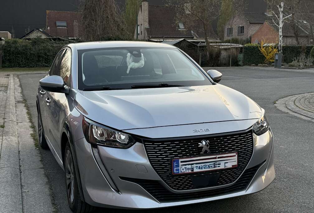 Peugeot 50 kWh Allure Pack