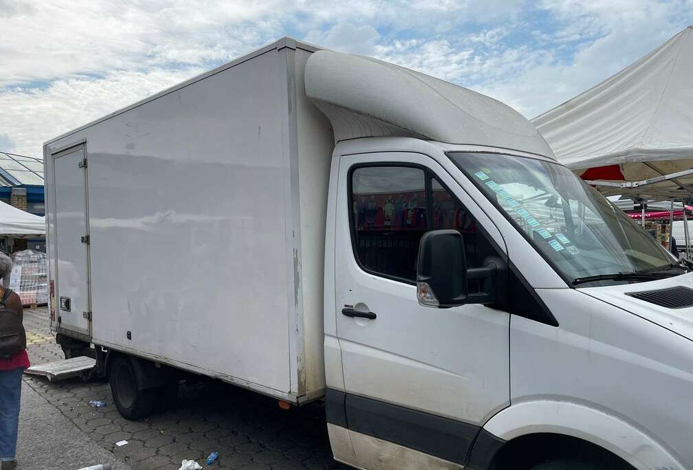 Mercedes-Benz mercedes sprinter 516