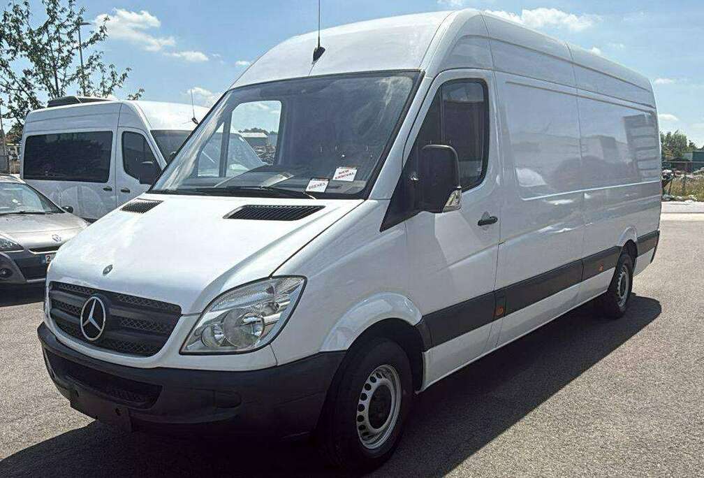 Mercedes-Benz 313 (Stock ID 62288)