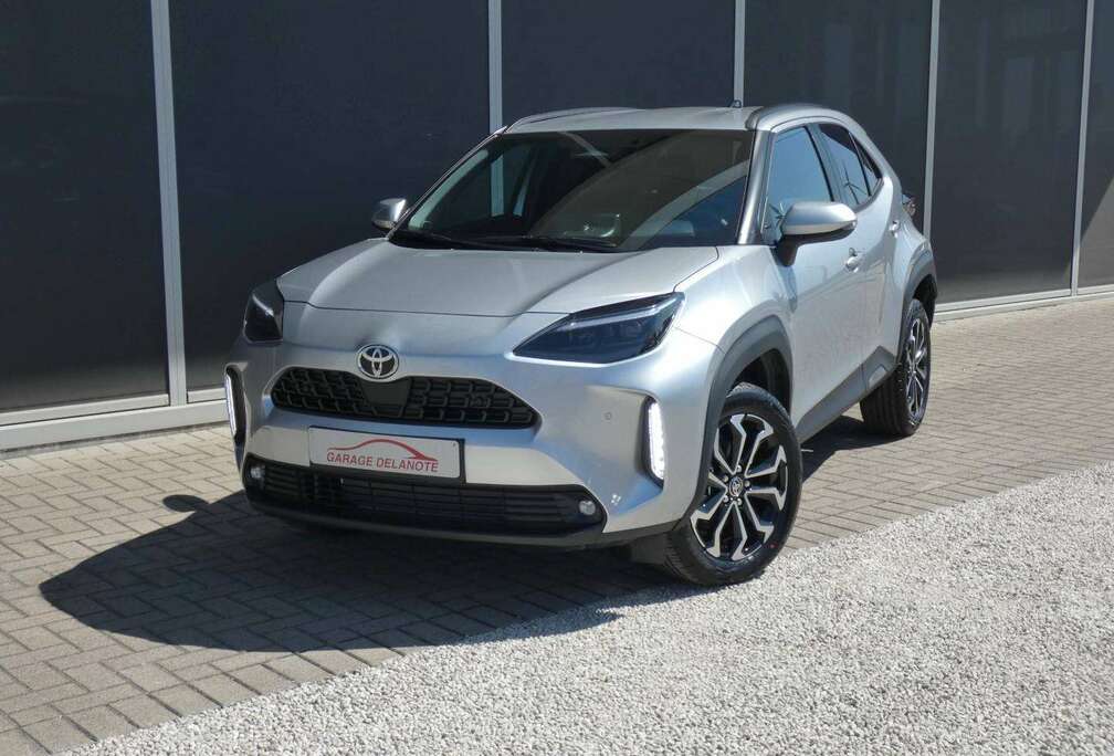 Toyota Hybrid 130pk +Parkeersensoren +Dodehoek +Zetelverwarming +Stuurwielverwarming +Groot scherm
