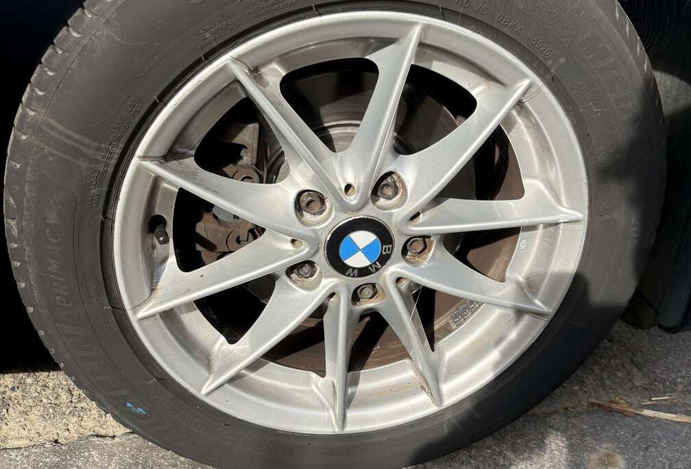 BMW 320i 150ch Premiere