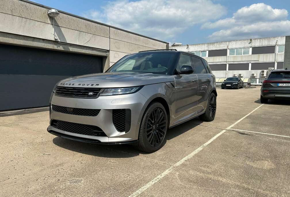 Land Rover €177.5 net  4.4 P635 SV  Edition One  CARBON