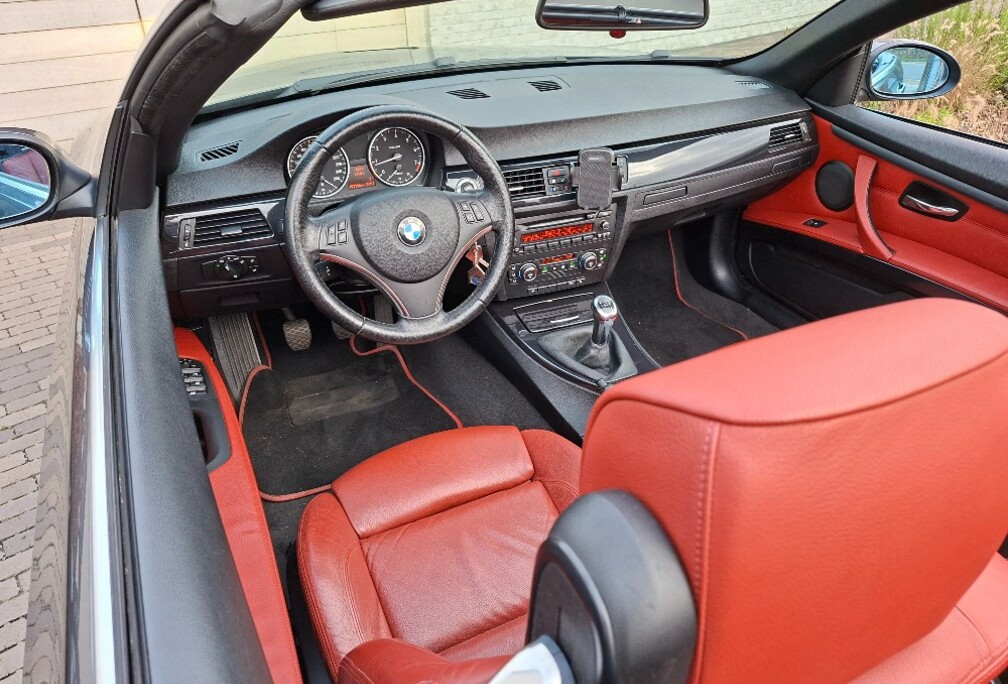 BMW 320i