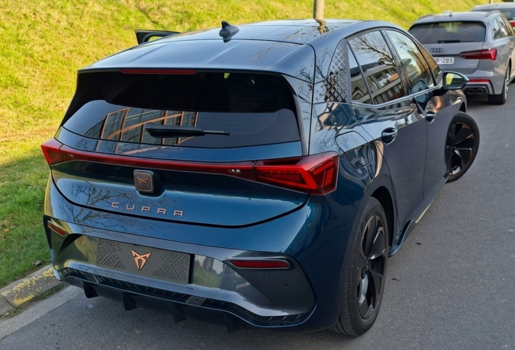 Born 58 kWh eBoost Business Edition