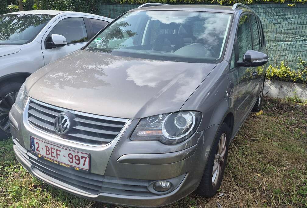 Volkswagen Touran 1.4 BENZINE. AMBRIAGE PROBLEEM 2400 EURO