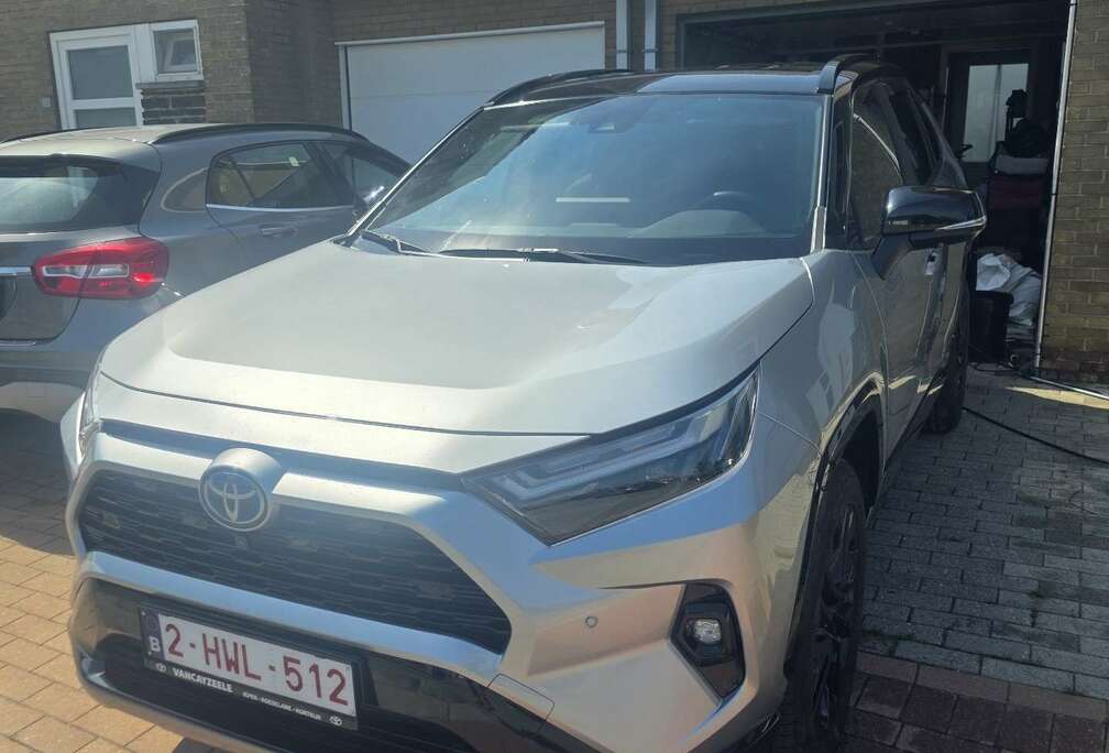 Toyota 2.5 4x4 Hybrid Style Selection